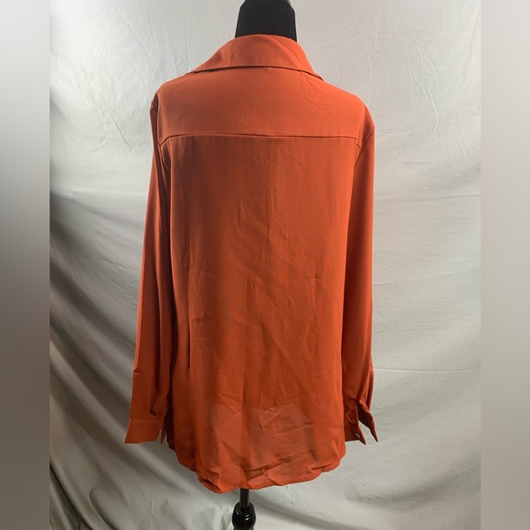 Twist Front Asymmetrical Hem Blouse - Picture 7 of 7